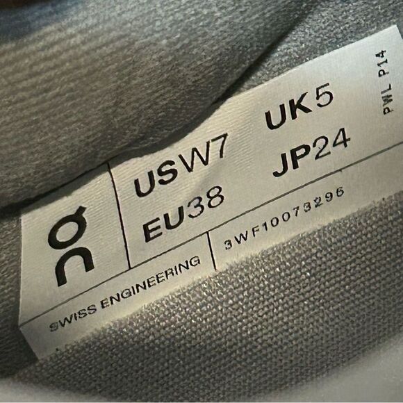 ON CLOUDZONE Alloy Rock running athletic training lace up shoes sneakers sz7 new - Picture 3 of 7